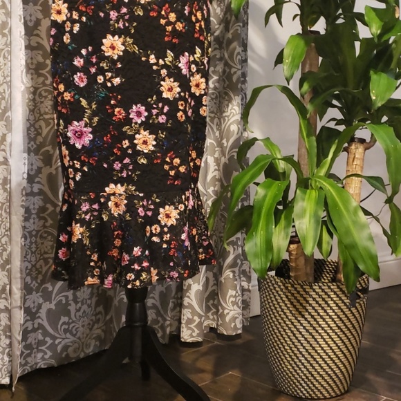 dress - Picture 2 of 6